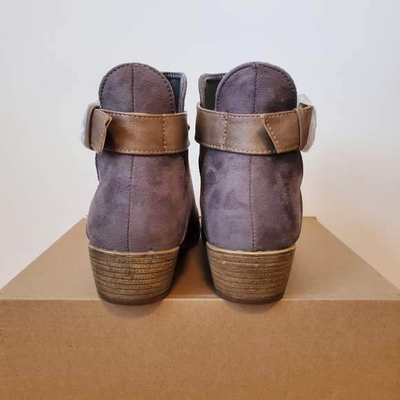 JOURNEE Mavrik Microsuede Cutout Bootie Grey/Tan NIB - Picture 6 of 9